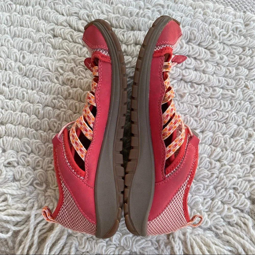 CHACO girls’ pink Outcross 2 hiking water shoes 5